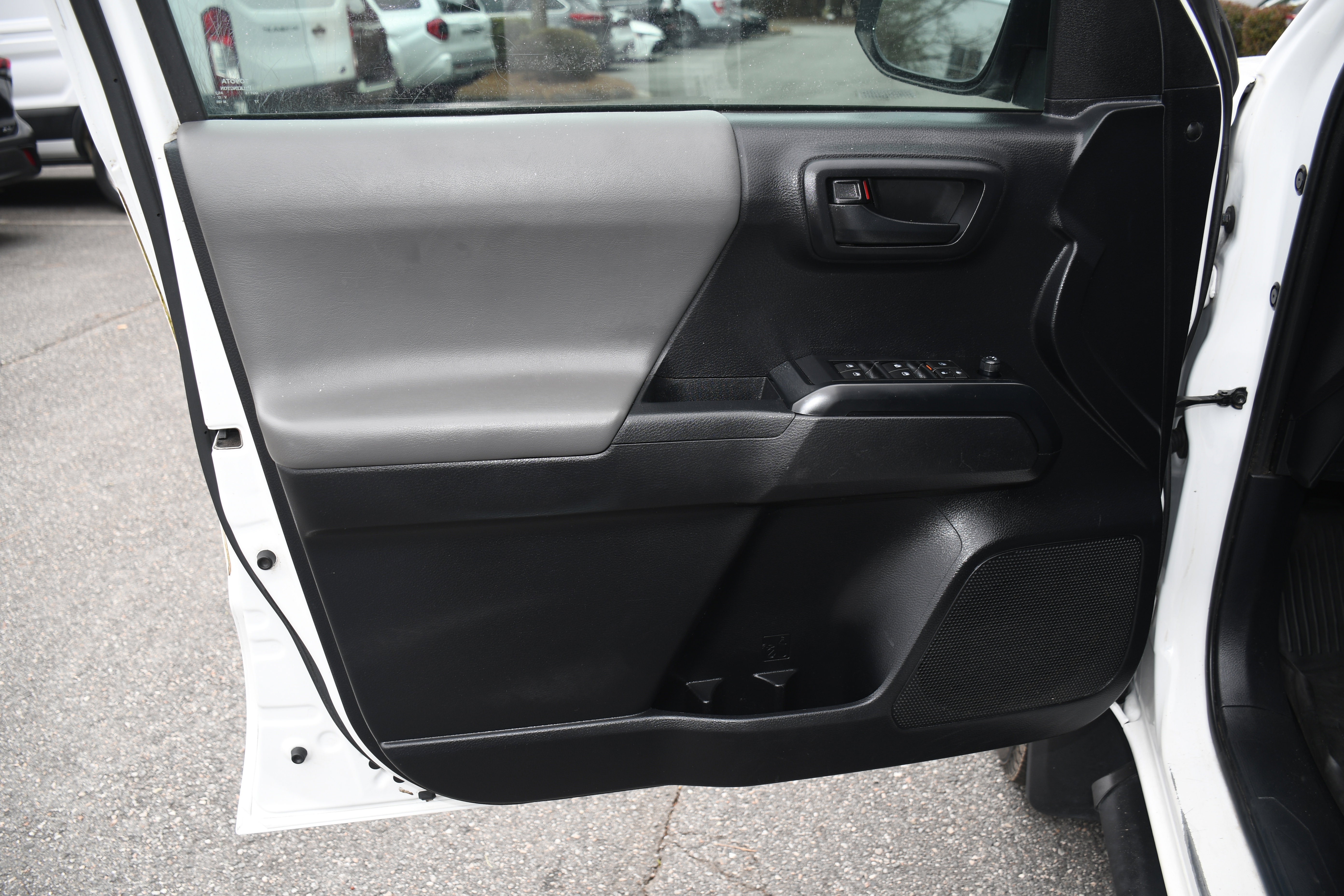 Used 2021 Toyota Tacoma SR image 9