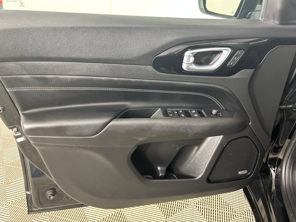 Used 2022 Jeep Compass High Altitude AWD/4WD image 11
