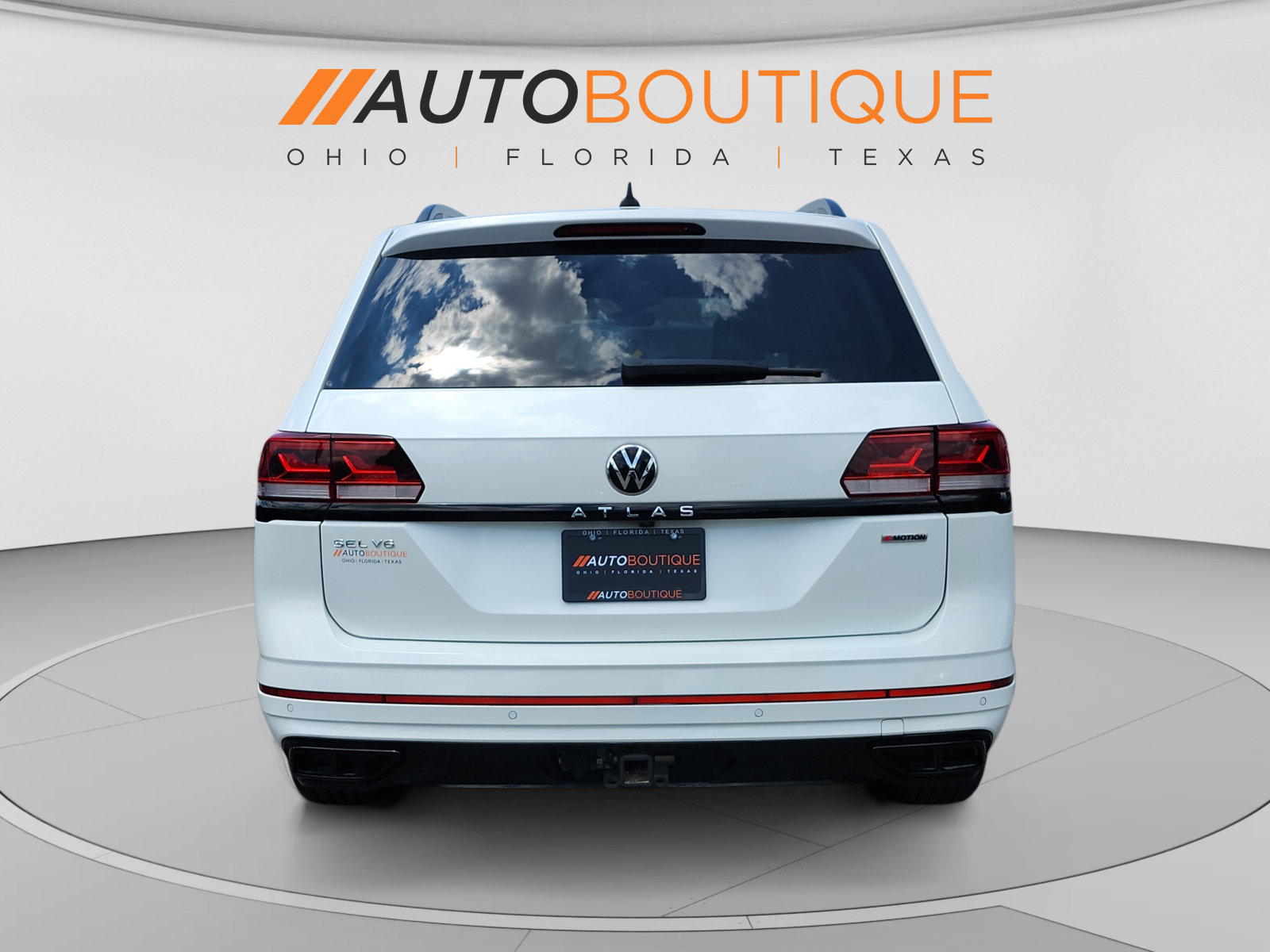 Used 2022 Volkswagen Atlas SEL R-Line AWD/4WD image 4