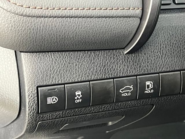 Used 2020 Toyota Camry XLE FWD image 18