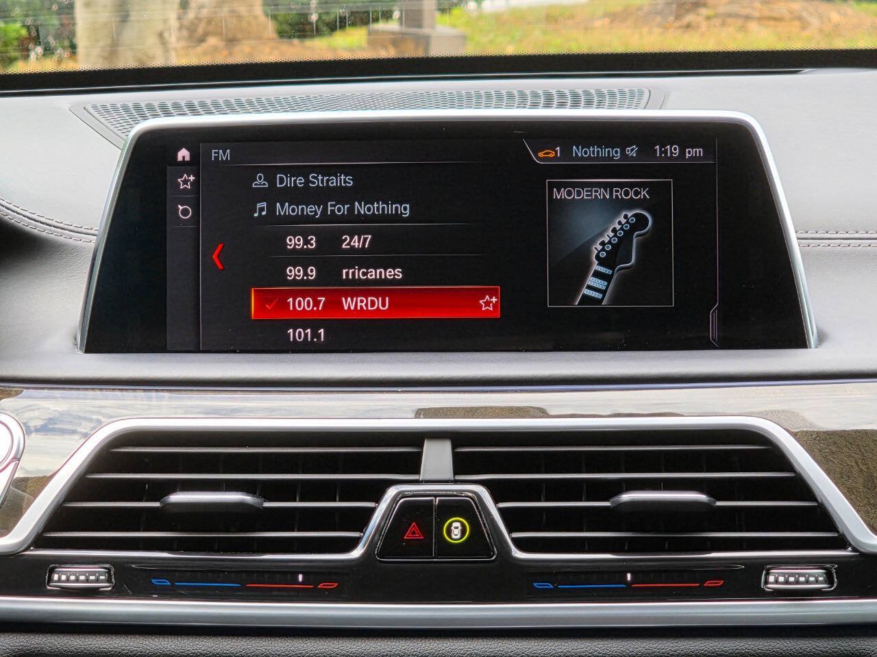 Used 2019 BMW 750i xDrive w/ Executive Package AWD/4WD image 26