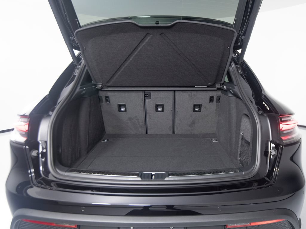 New 2026 Porsche Macan Turbo AWD/4WD image 49