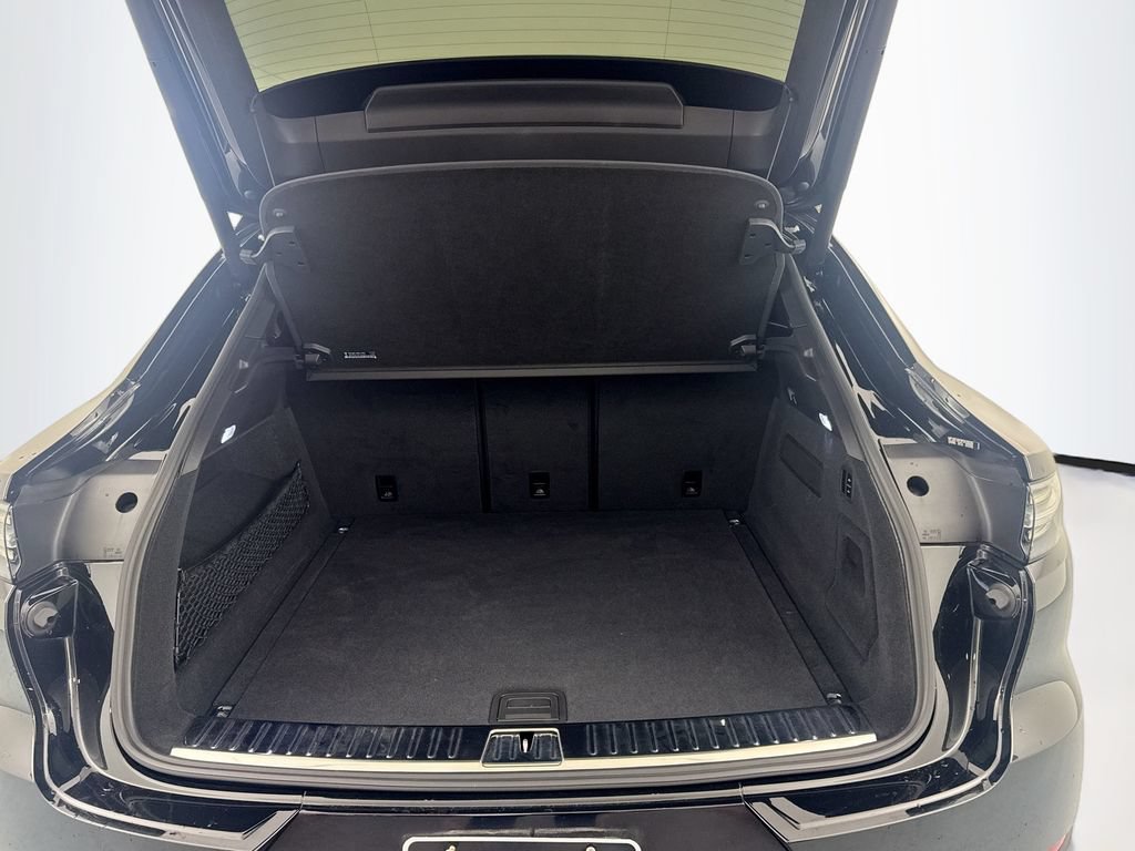 Used 2023 Porsche Cayenne Turbo AWD/4WD image 26