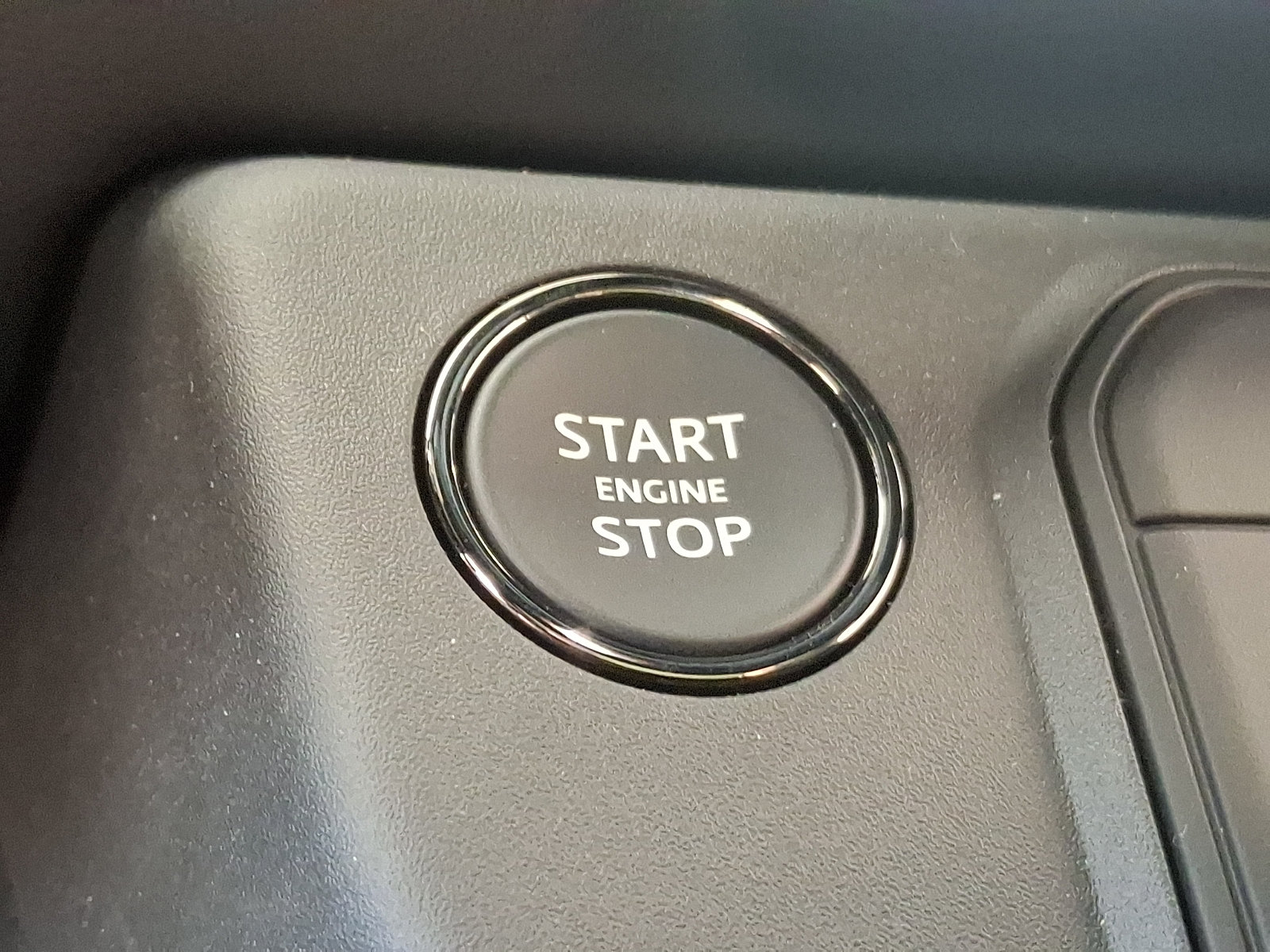 New 2026 Land Rover Defender 110 OCTA AWD/4WD image 17