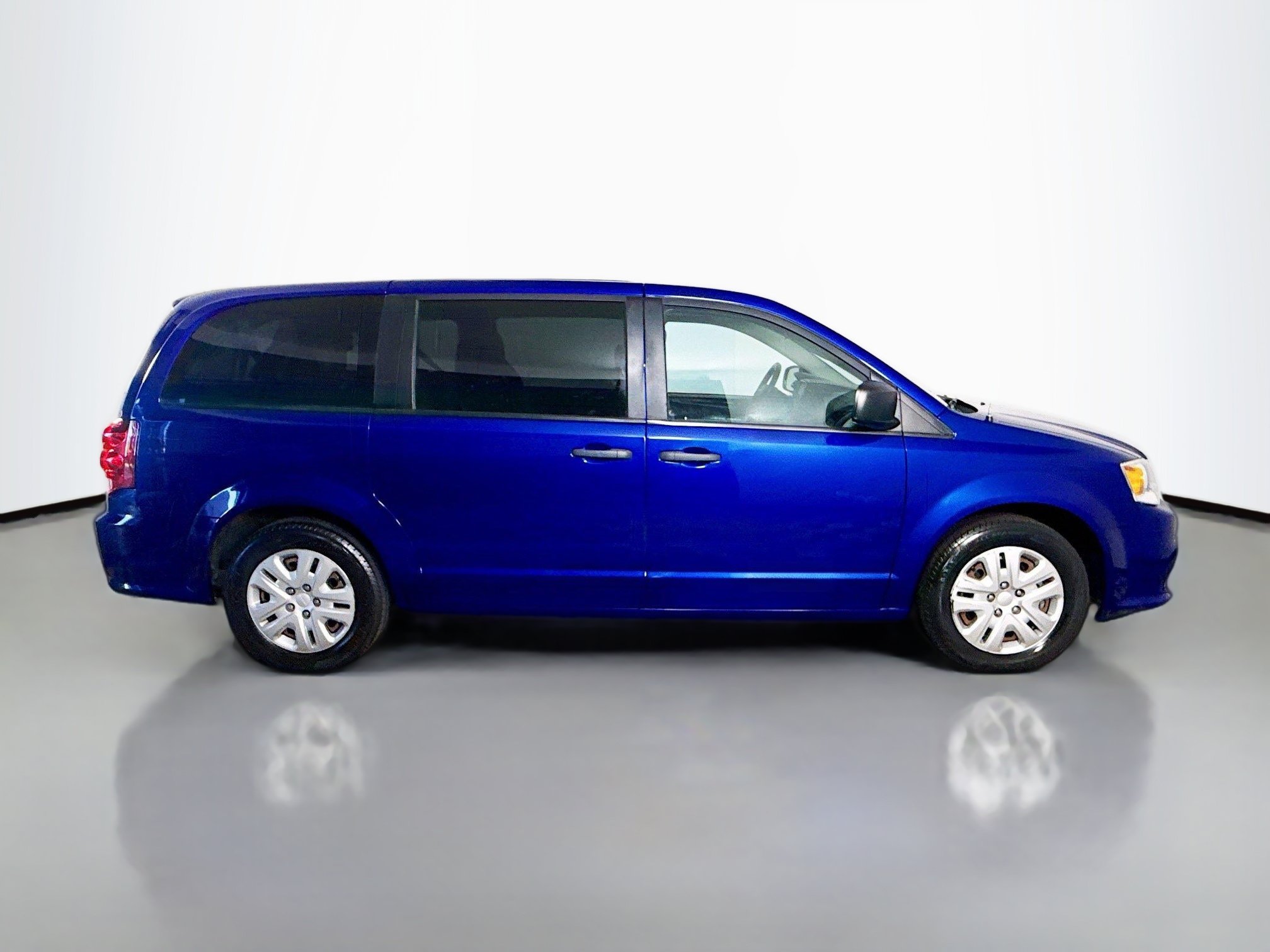 Used 2019 Dodge Grand Caravan SE FWD image 11