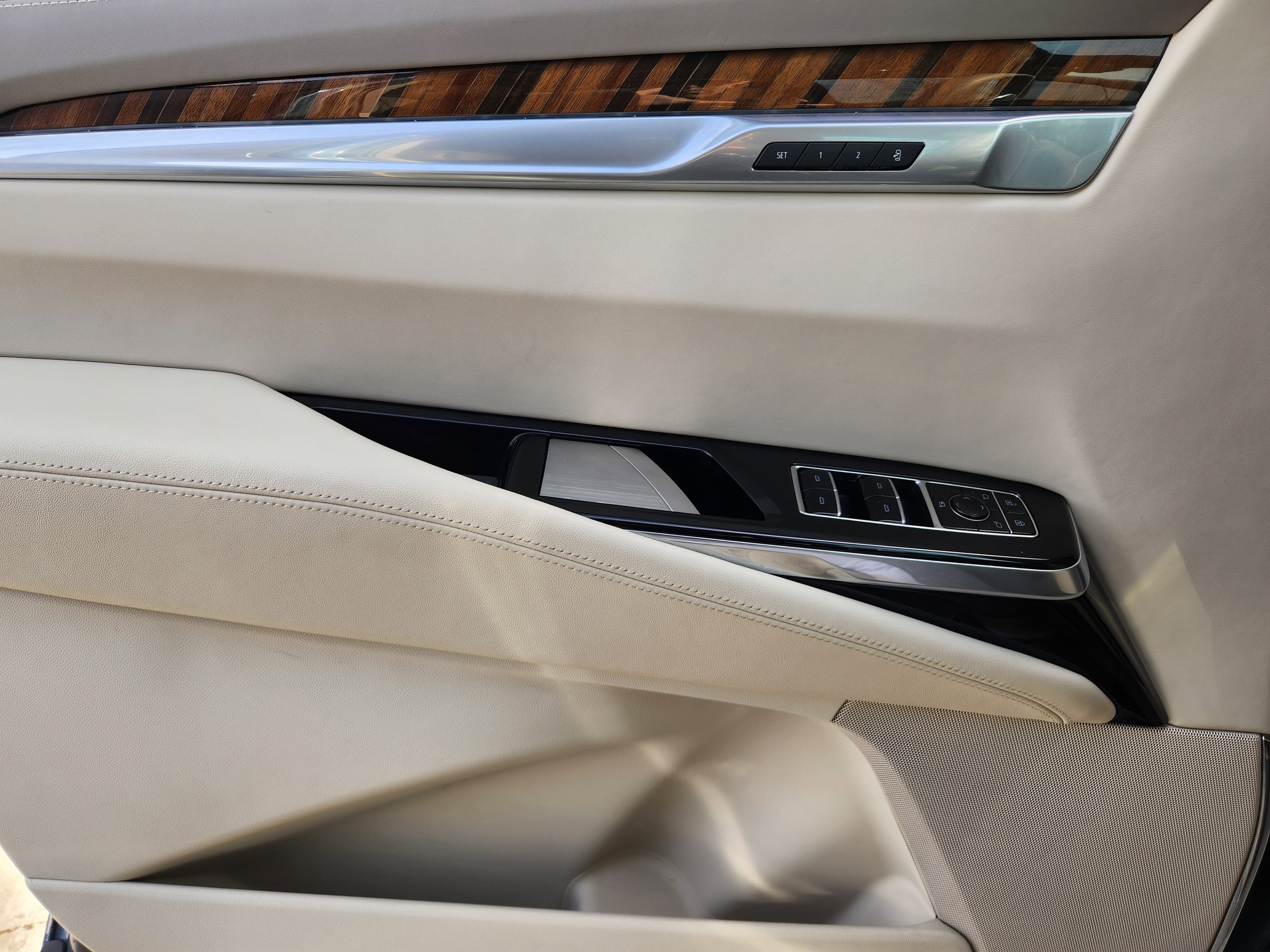 Used 2025 Cadillac Escalade ESV Sport Platinum image 26