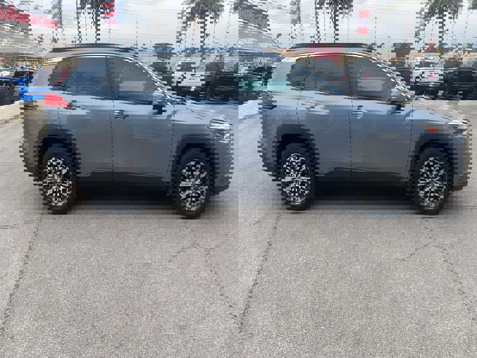 Used 2022 Toyota Corolla Cross XLE w/ Convenience Package image 4