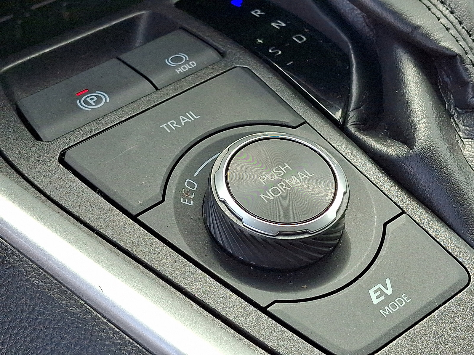 Certified 2024 Toyota RAV4 XLE AWD/4WD image 24