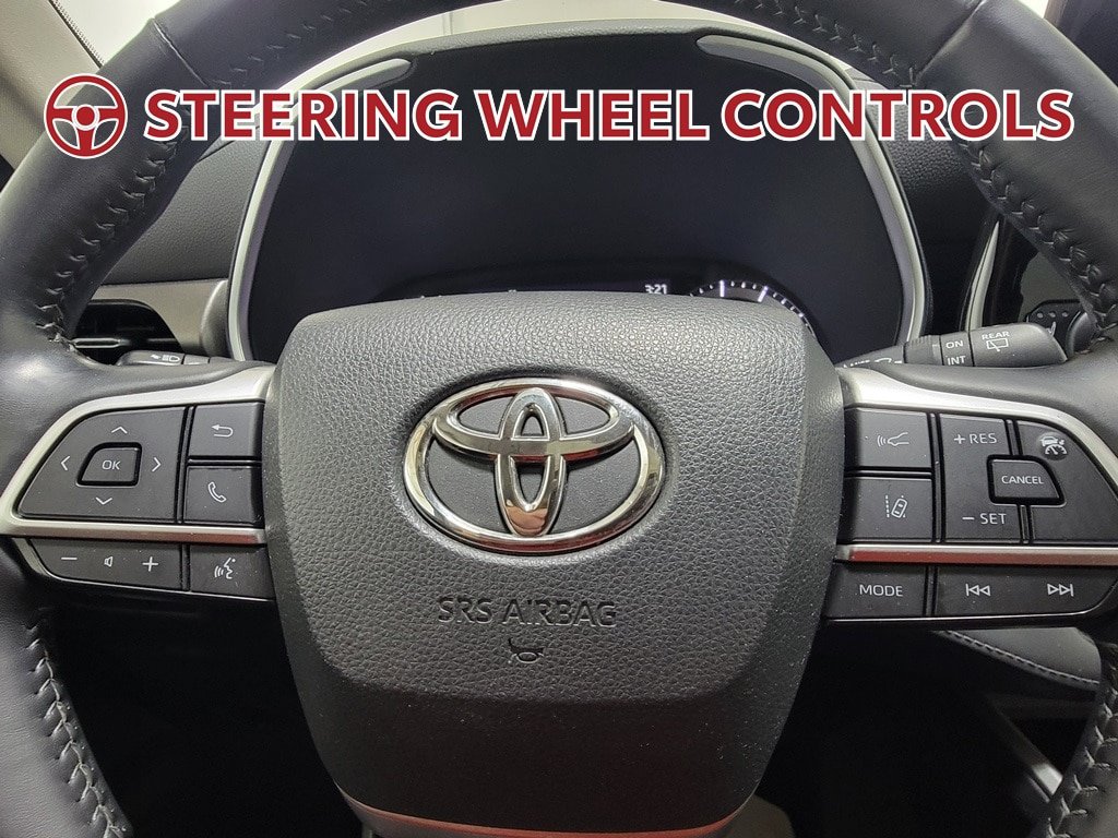 Used 2022 Toyota Highlander XLE AWD/4WD image 19
