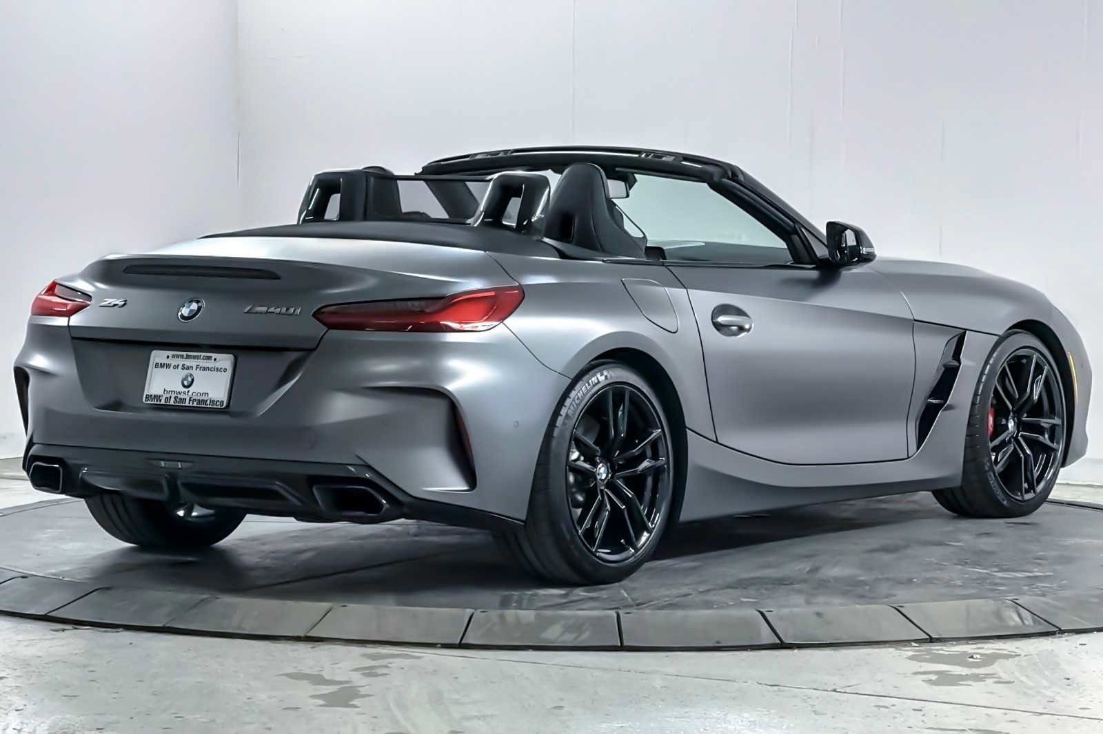 Used 2022 BMW Z4 M40i w/ Premium Package image 2