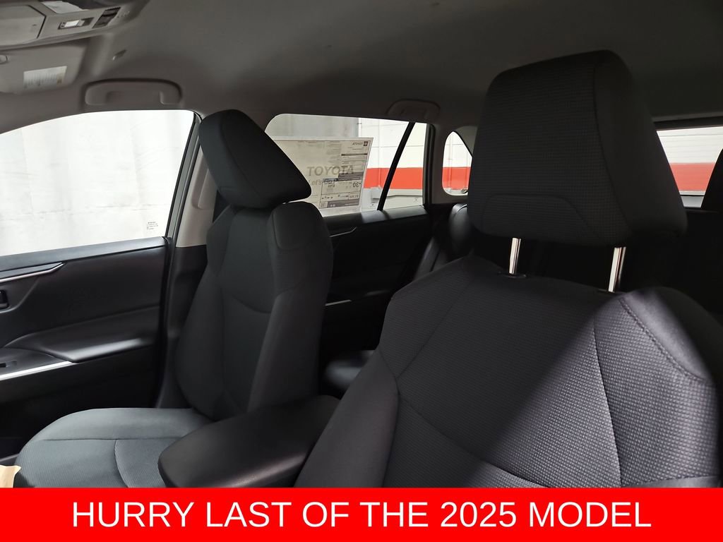 New 2025 Toyota RAV4 LE image 4