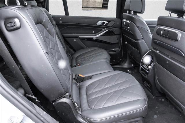 Used 2024 BMW X7 xDrive40i w/ Executive Package image 25