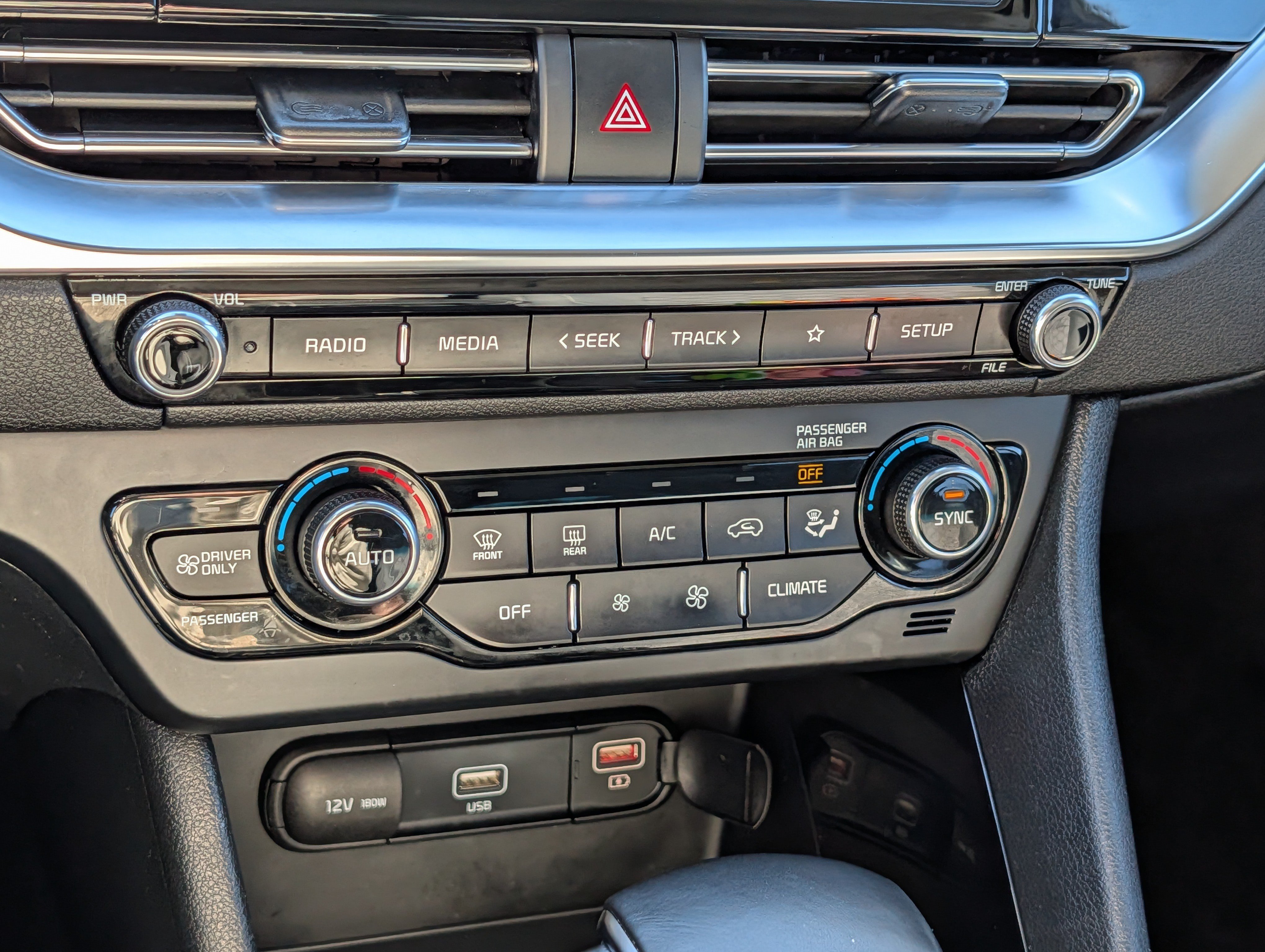 Certified 2022 Kia Niro LXS w/ Digital Cluster Package FWD image 23