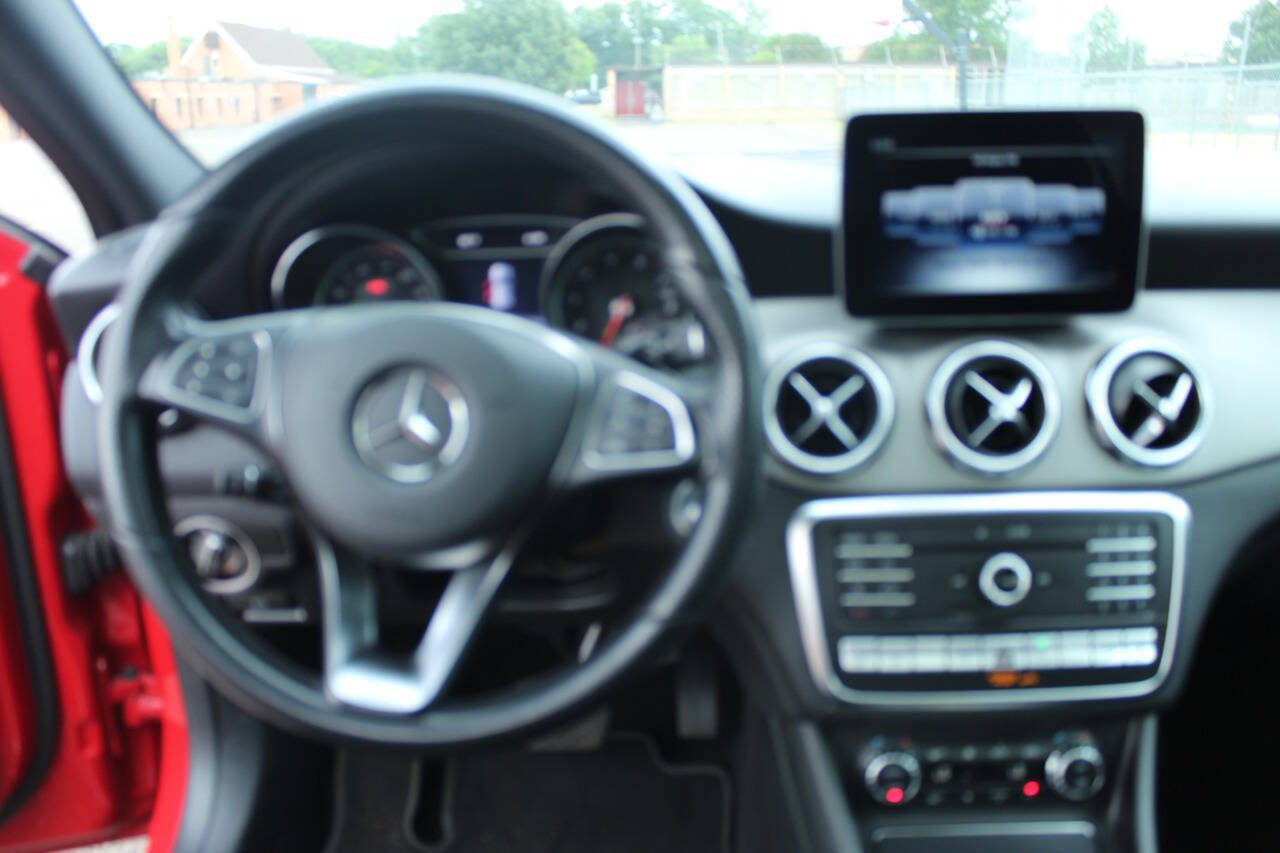 Used 2020 Mercedes-Benz GLA 250 4MATIC image 19