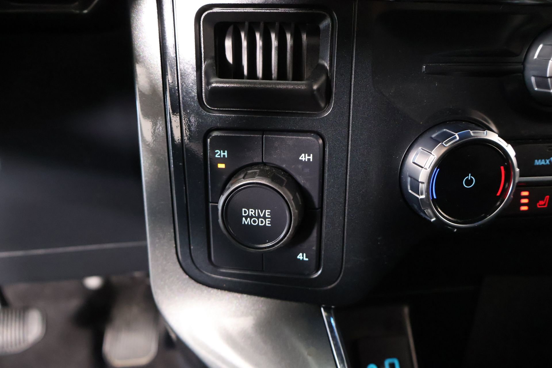 Used 2023 Ford F150 XLT w/ Equipment Group 302A High AWD/4WD image 9