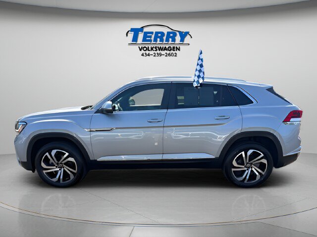 Used 2023 Volkswagen Atlas Cross Sport SEL AWD/4WD image 2