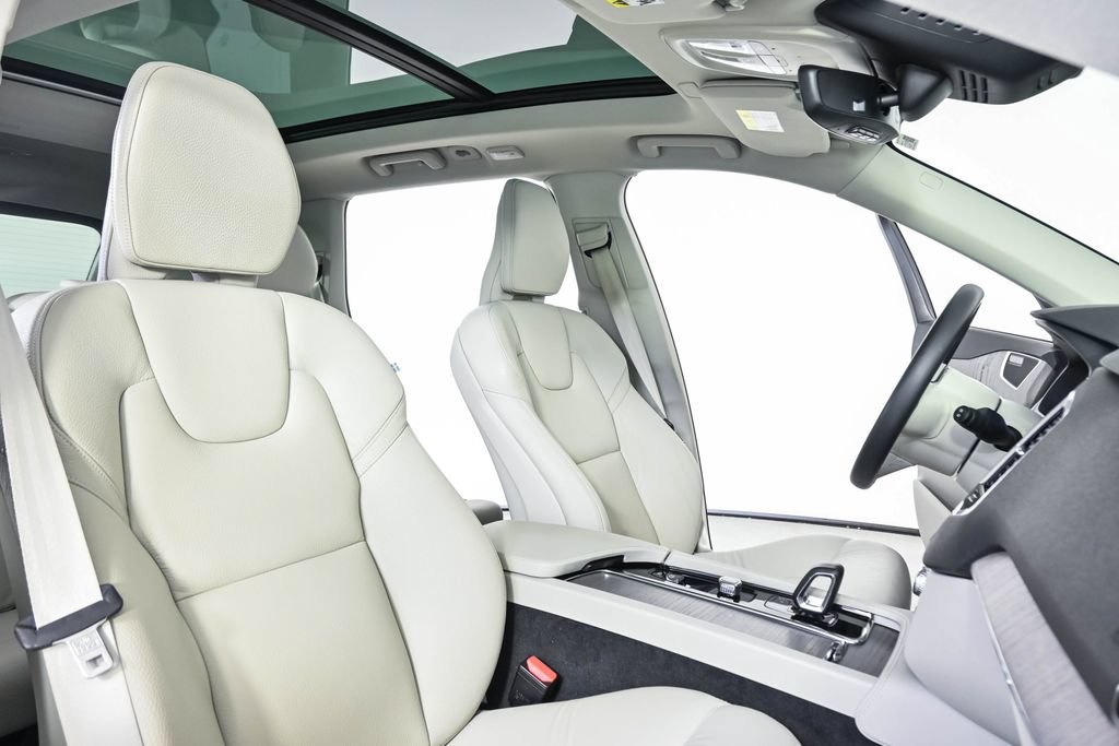 Certified 2024 Volvo XC90 B5 Plus w/ Protection Package Premier AWD/4WD image 25