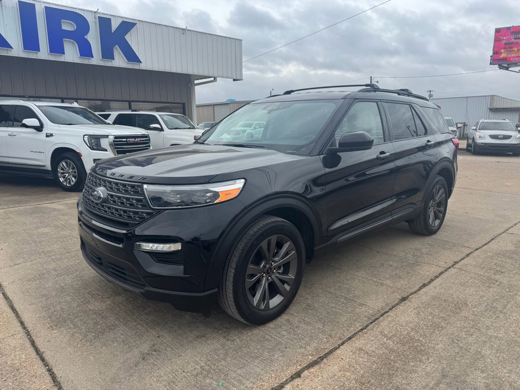 Used 2022 Ford Explorer XLT w/ Equipment Group 202A image 1