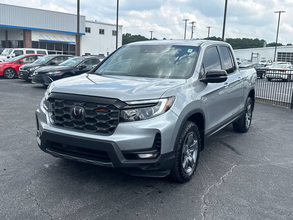 Used 2025 Honda Ridgeline TrailSport image 2