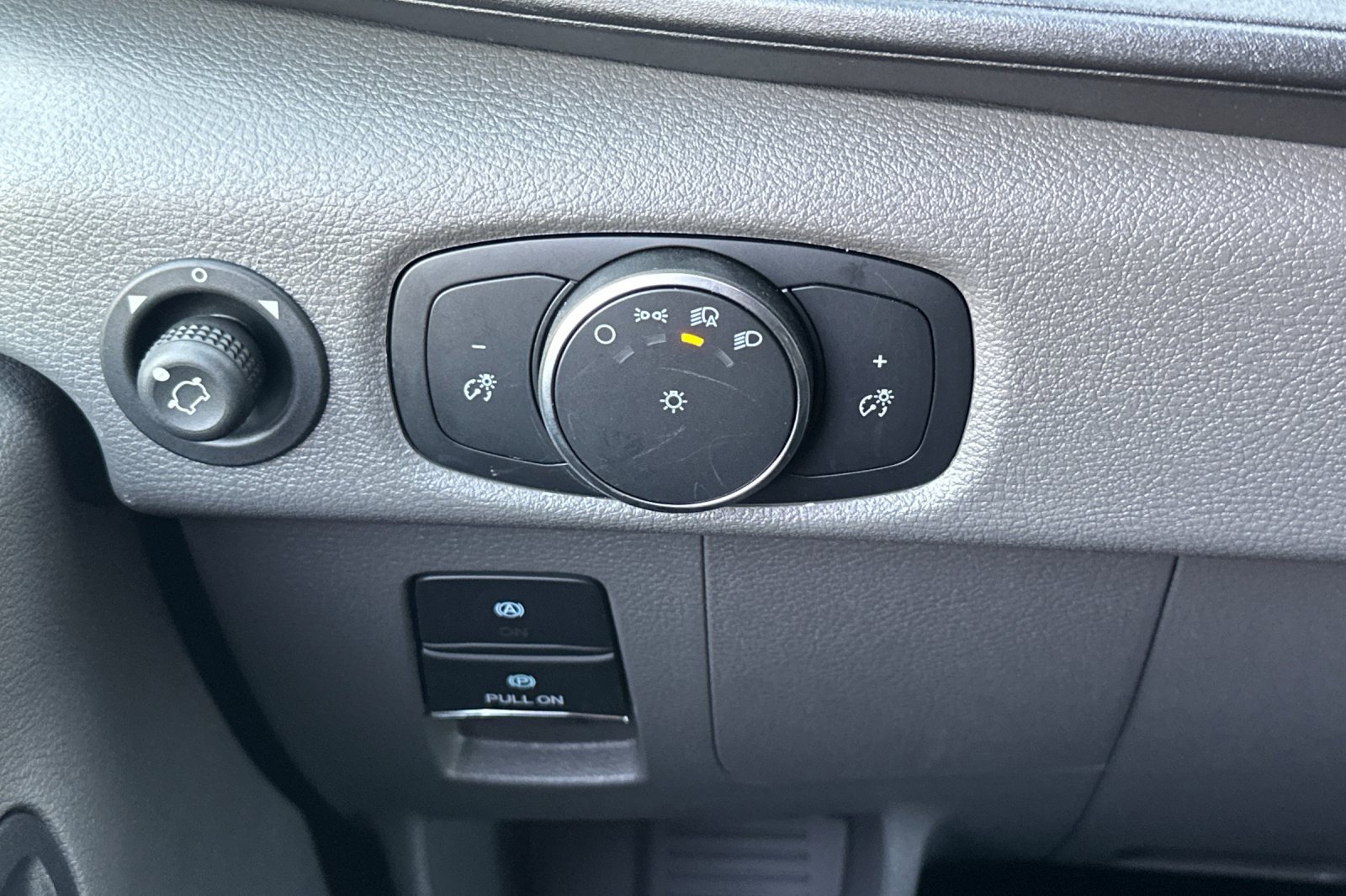 New 2026 Ford E-Transit 148 High Roof Extended image 23