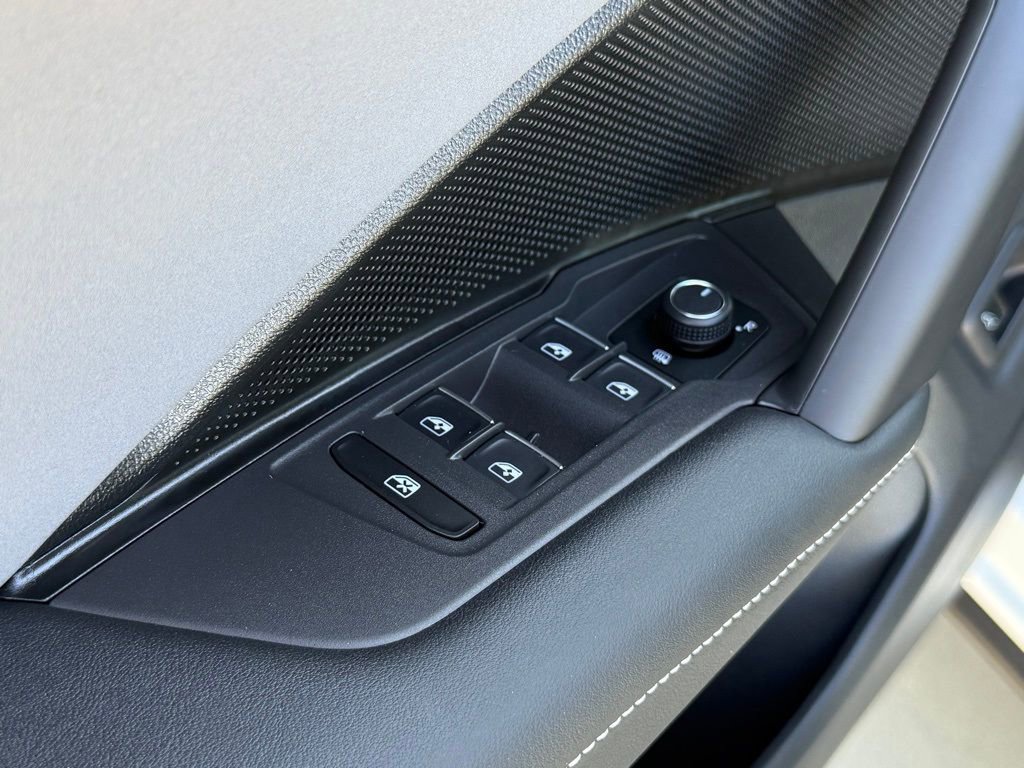 New 2026 Volkswagen Tiguan SE R-Line image 11