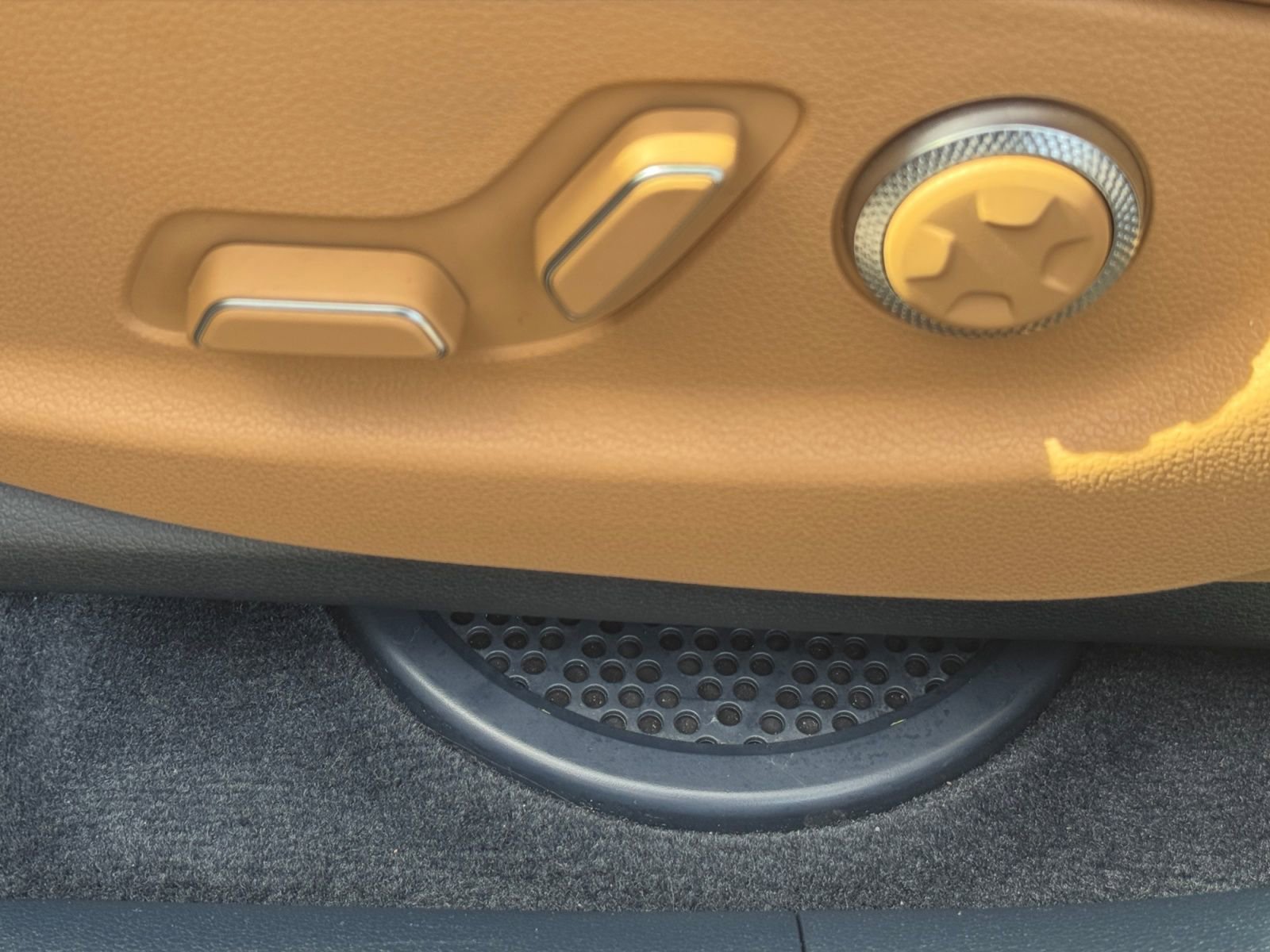 Used 2024 Genesis GV80 2.5T w/ Advanced Package AWD/4WD image 17