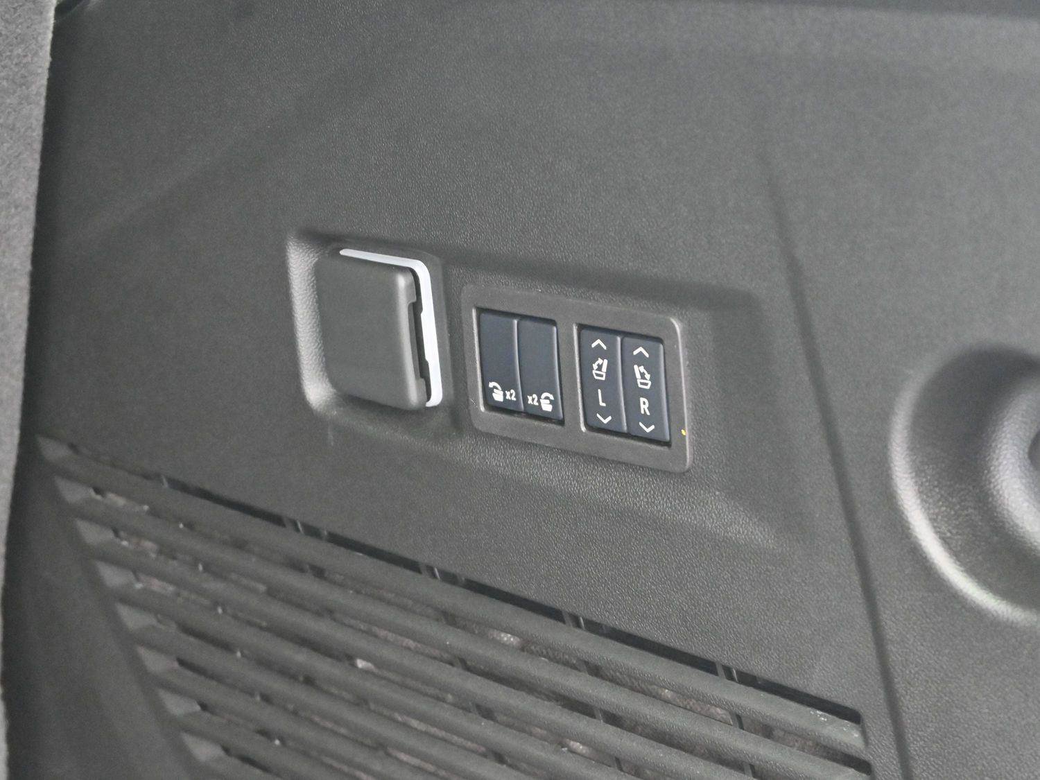 Used 2025 Chevrolet Tahoe RST w/ Advanced Technology Package image 11