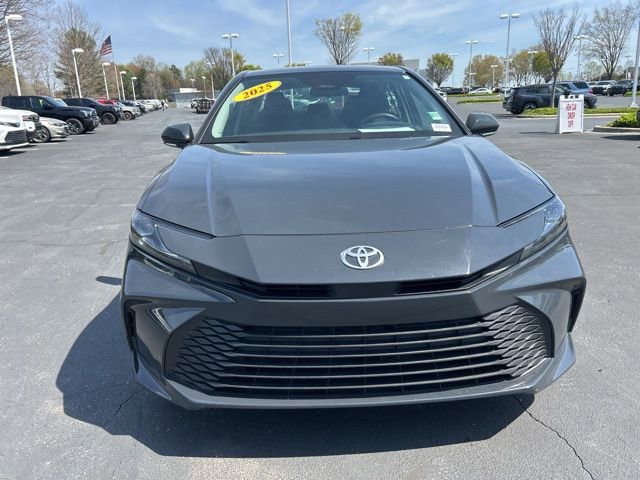 Used 2025 Toyota Camry LE image 2