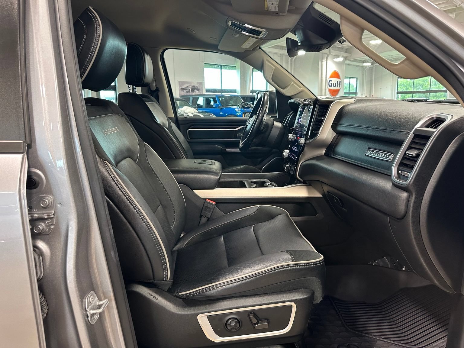Used 2021 RAM 1500 Laramie AWD/4WD image 41