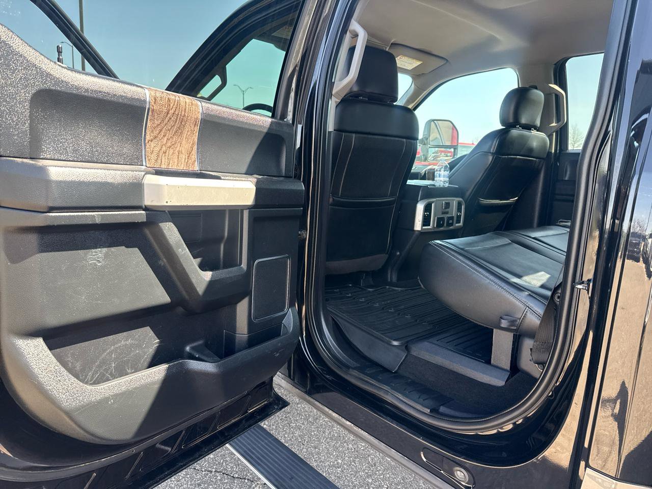 Used 2019 Ford F350 Lariat w/ Lariat Ultimate Package AWD/4WD image 29