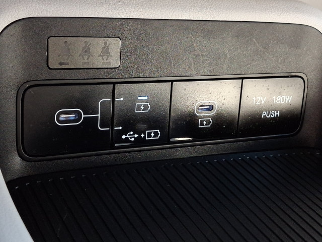Used 2025 Hyundai Kona SEL AWD/4WD image 25