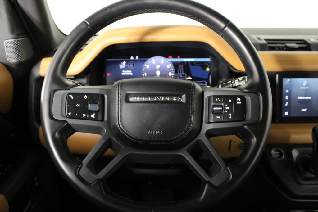 Used 2023 Land Rover Defender 110 X-Dynamic SE AWD/4WD image 24