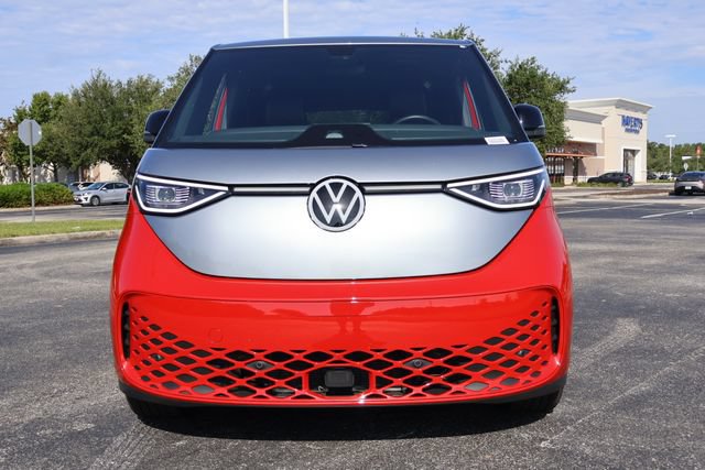 Certified 2025 Volkswagen ID. Buzz Pro S RWD image 3