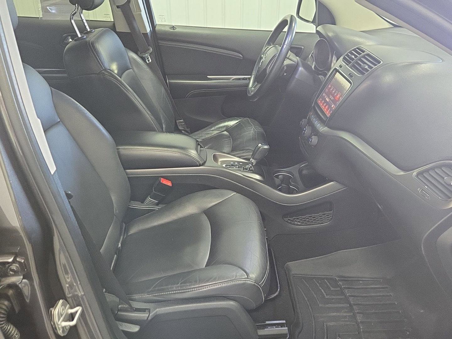 Used 2015 Dodge Journey Crossroad w/ Flexible Seating Group image 24