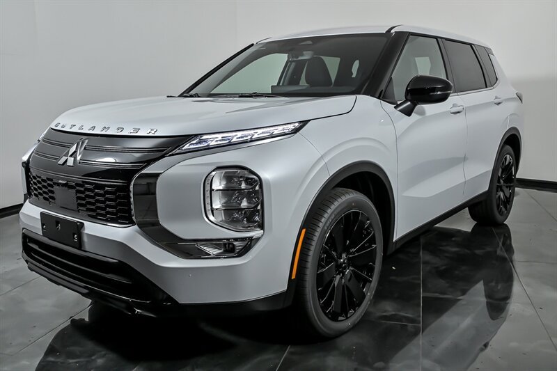 New 2026 Mitsubishi Outlander LE FWD image 5