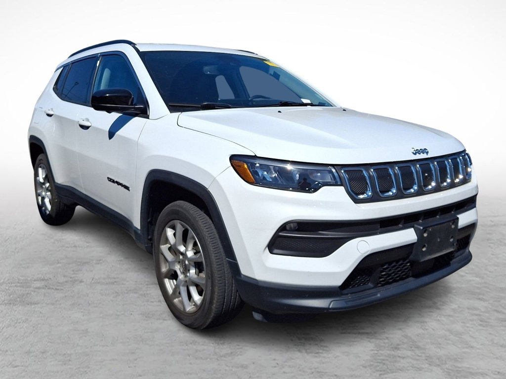 Used 2022 Jeep Compass Latitude AWD/4WD image 3