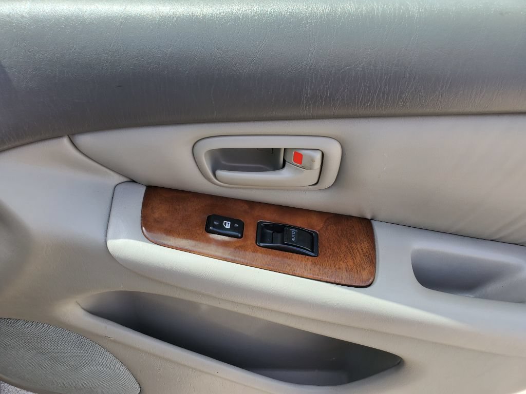 Used 2001 Lexus ES 330 FWD image 35