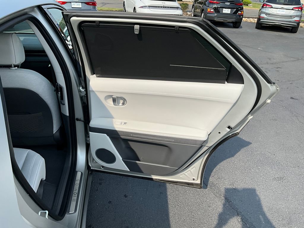 Used 2024 Hyundai Ioniq 5 Limited image 26