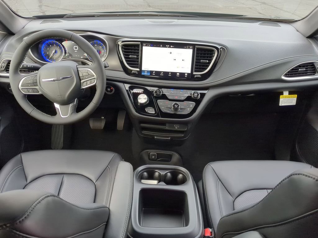 New 2026 Chrysler Pacifica Select image 11