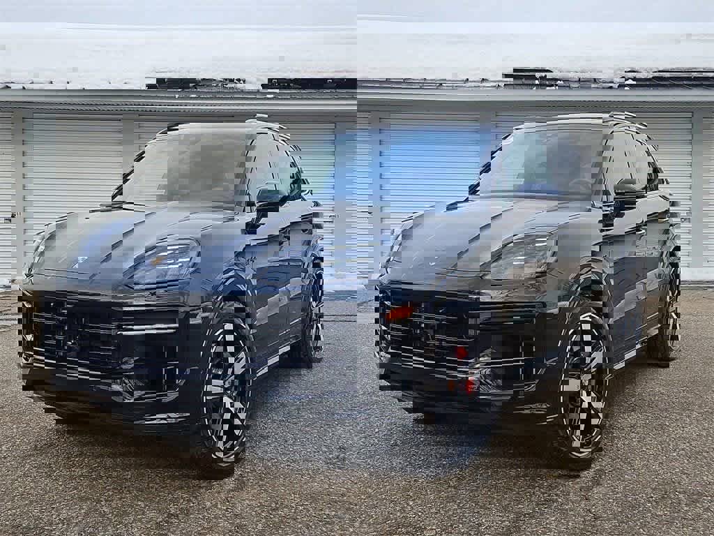 Used 2025 Porsche Cayenne S image 1