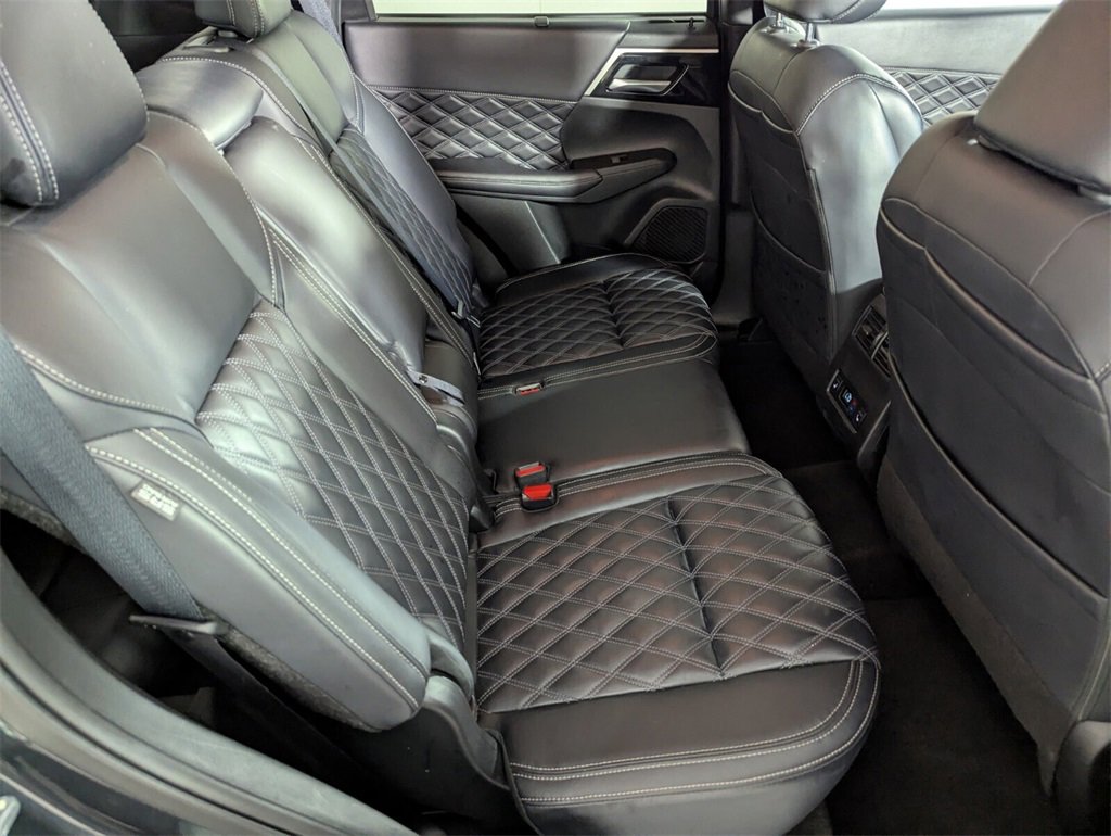 Used 2024 Mitsubishi Outlander SEL image 30