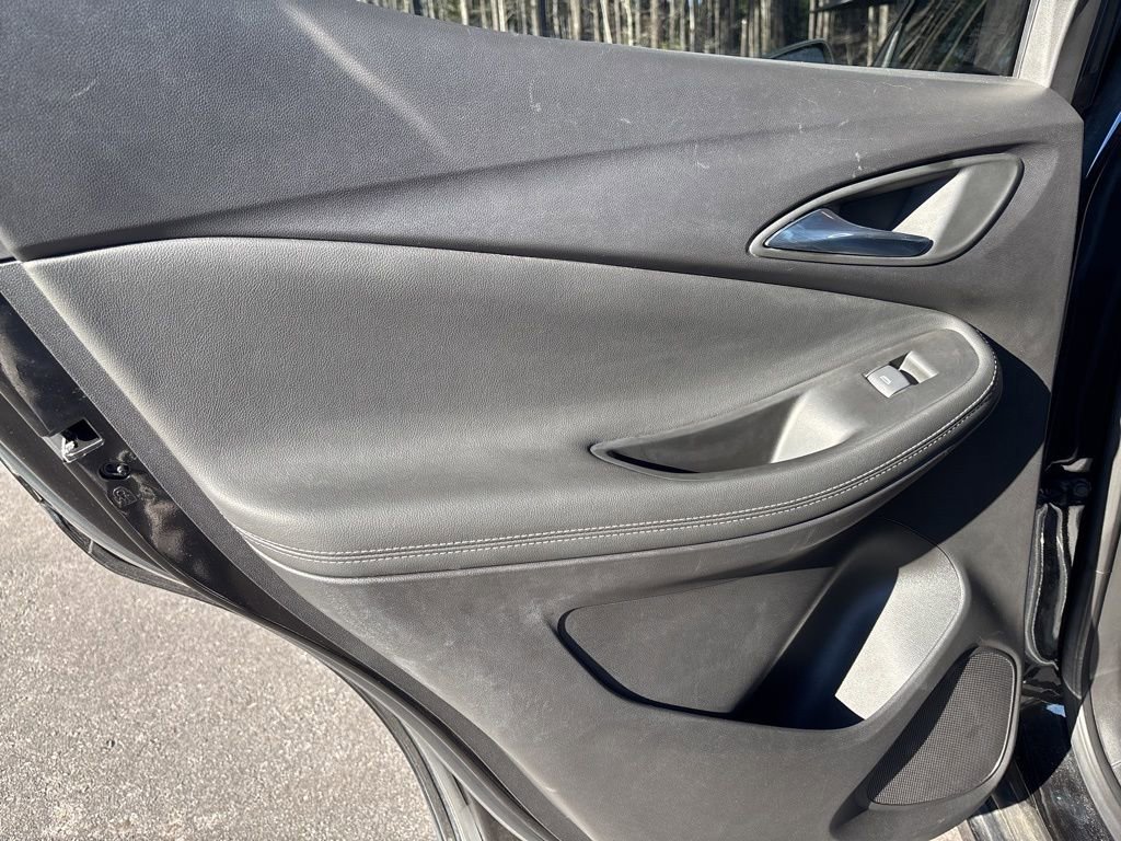 Used 2023 Buick Encore GX Select w/ Sport Touring Package image 20