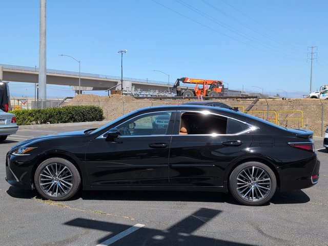 Used 2025 Lexus ES 300h w/ Premium Package FWD image 9