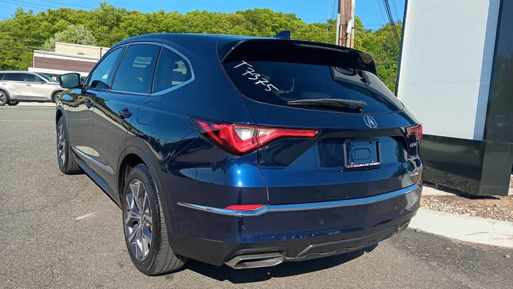 Used 2024 Acura MDX SH-AWD w/ Technology Package image 2