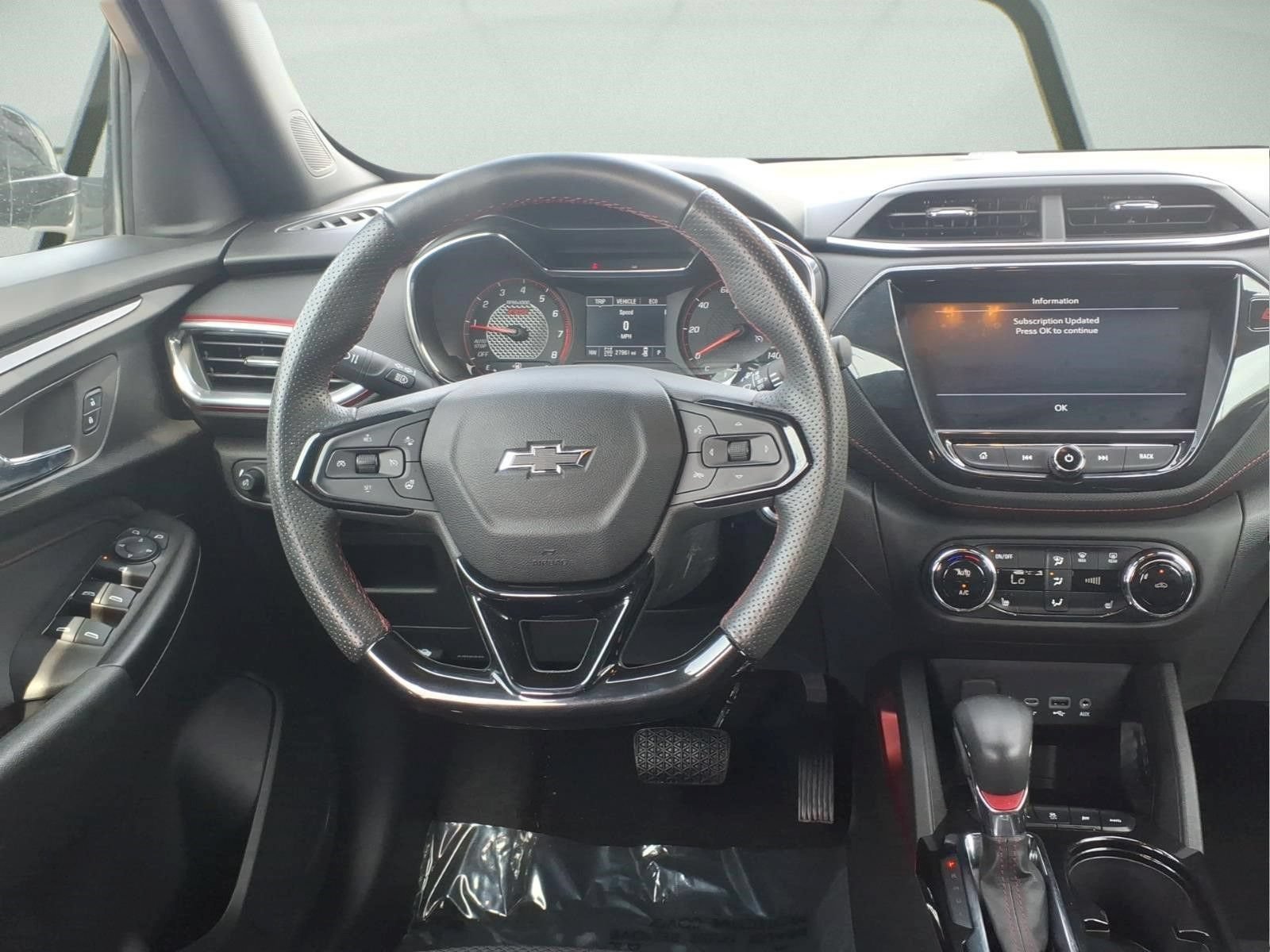 Used 2023 Chevrolet TrailBlazer RS w/ Convenience Package AWD/4WD image 10