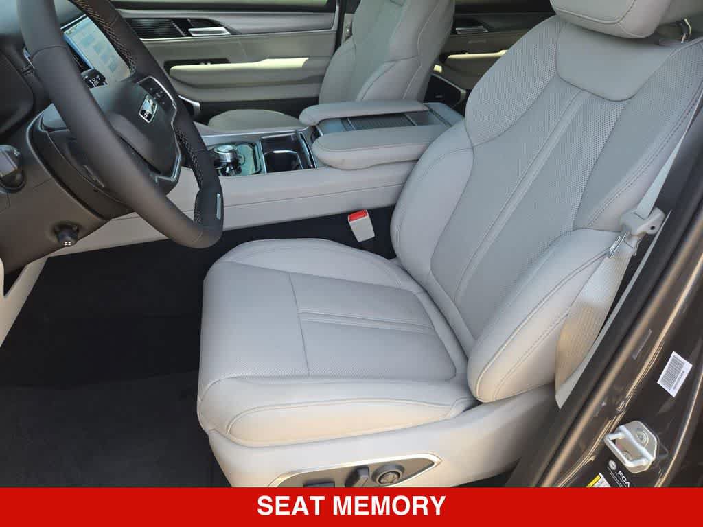 New 2026 Jeep Grand Wagoneer L 4WD w/ Premium Group I image 15