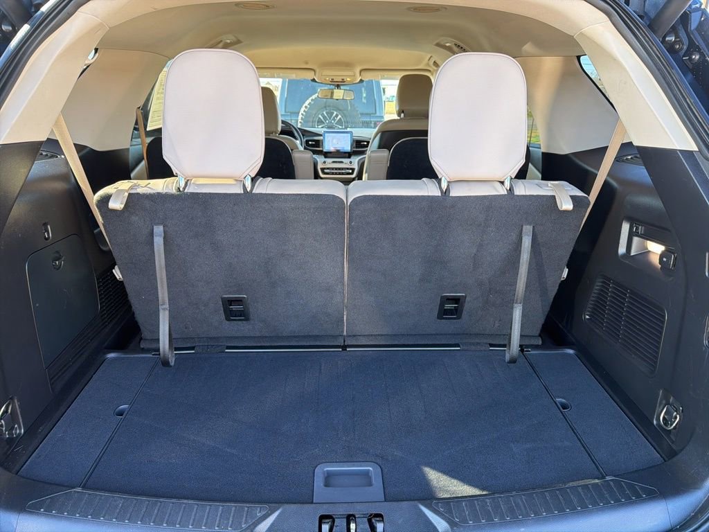Used 2020 Ford Explorer XLT w/ Equipment Group 202A image 8