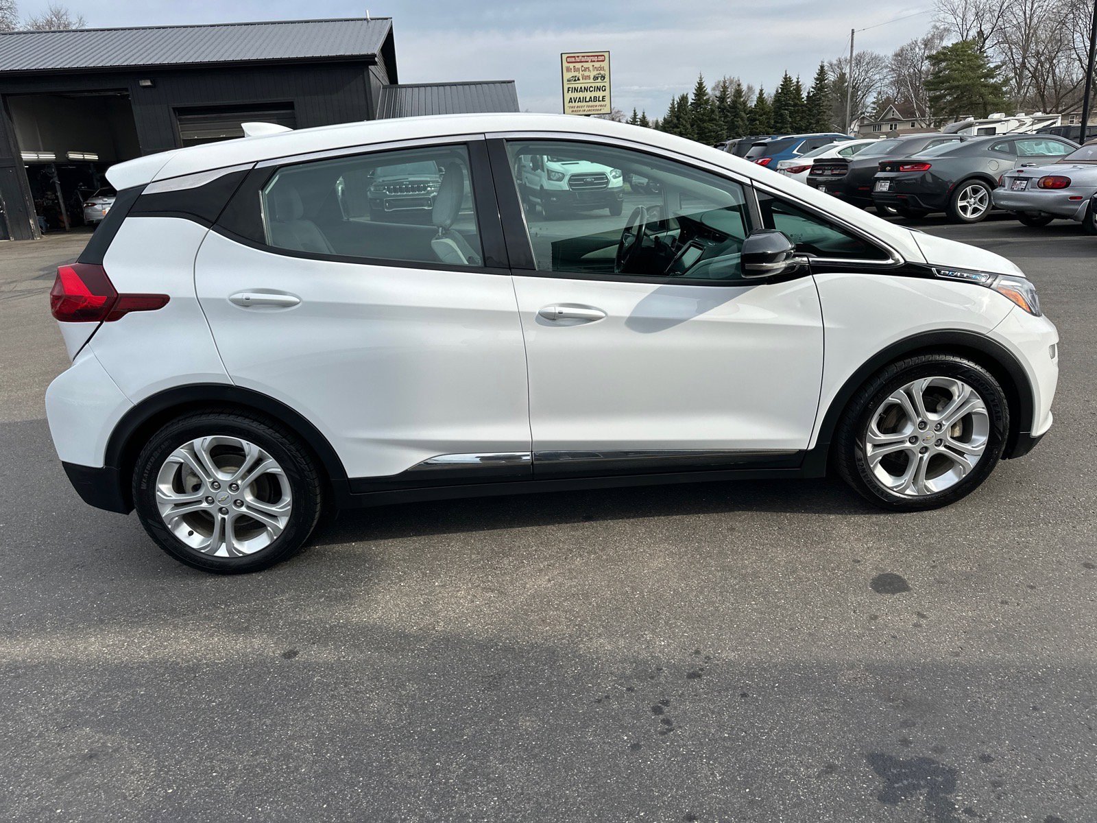 Used 2019 Chevrolet Bolt LT FWD image 6