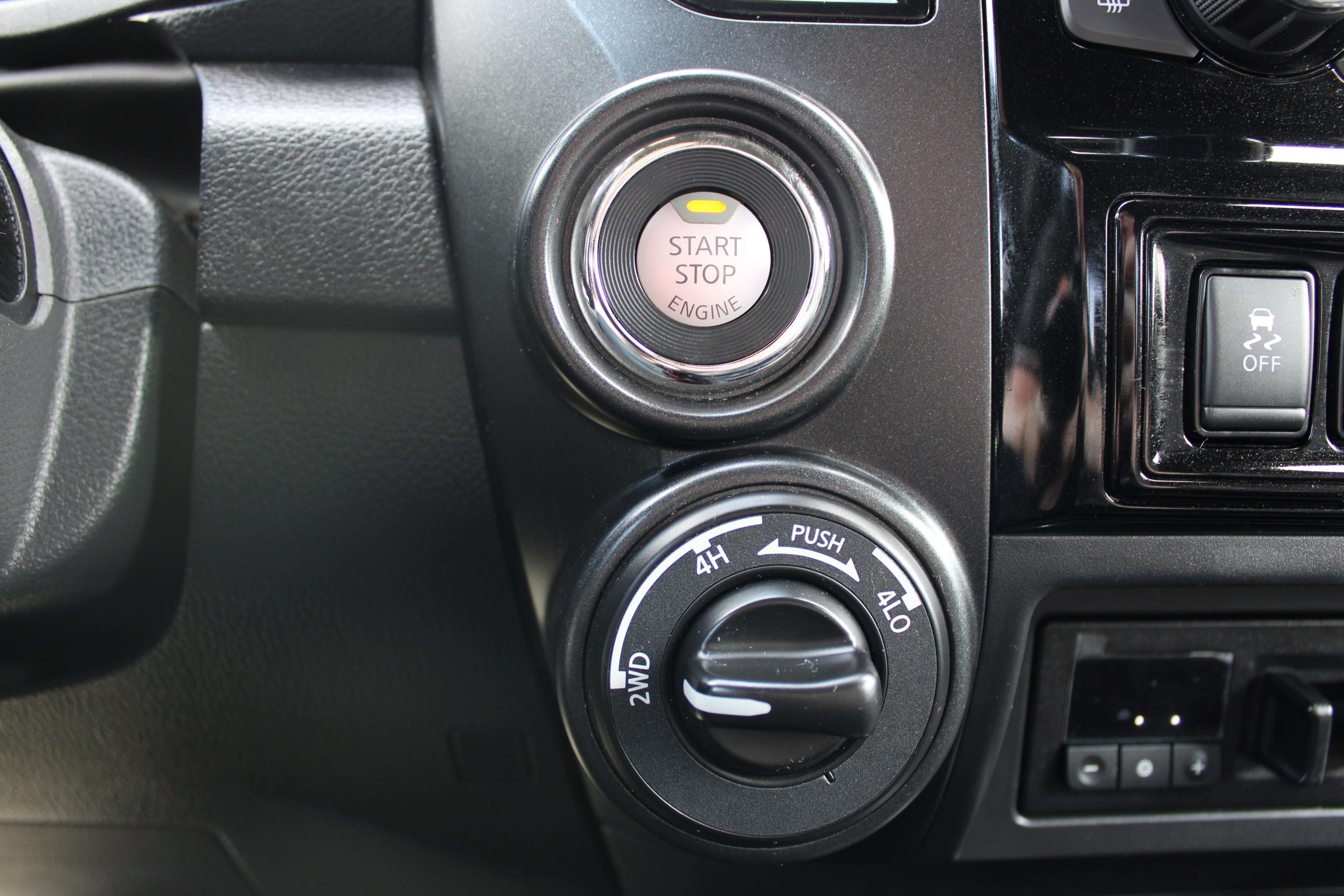 Certified 2024 Nissan Titan PRO-4X w/ Pro-4x Convenience Package AWD/4WD image 18
