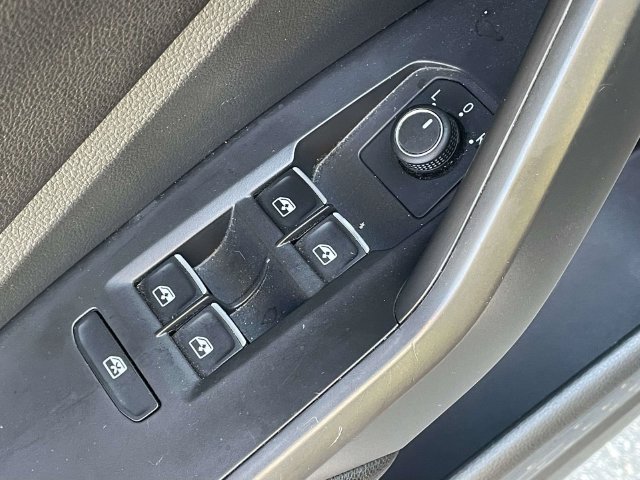 Used 2021 Volkswagen Jetta SE FWD image 16